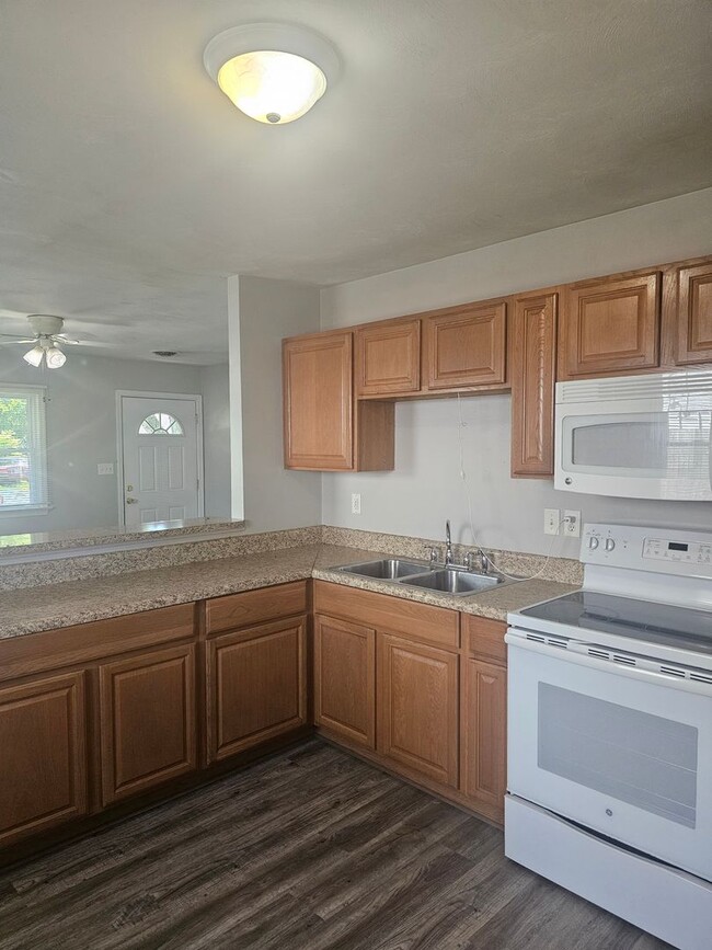 Building Photo - 1489 Morgan Dr