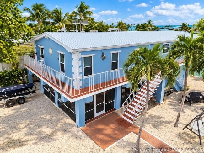 Building Photo - 932 Tropical Ln