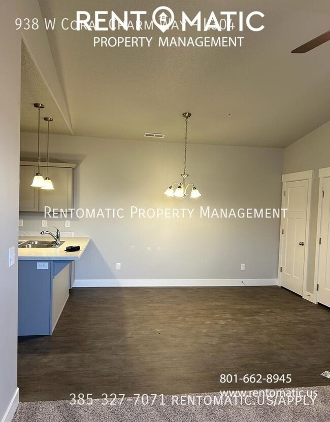 Building Photo - 938 W Coral Charm Wy