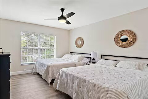 Building Photo - FURNISHED AVAILABLE JANUARY 2026. Beach Re...