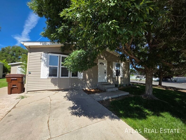 Building Photo - 2990 W C St