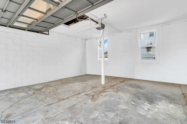 Building Photo - 206 Highland Ave