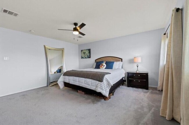 Building Photo - 4515 Cottonwood St