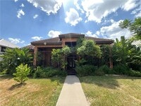 Building Photo - 30 S Woodland Dr