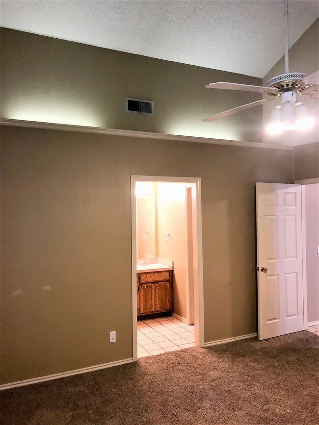 Building Photo - 3417 Miller Pl