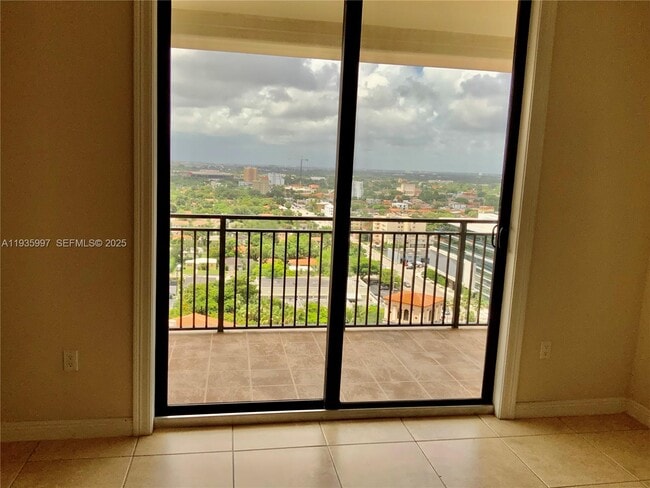 Building Photo - 888 Douglas Rd