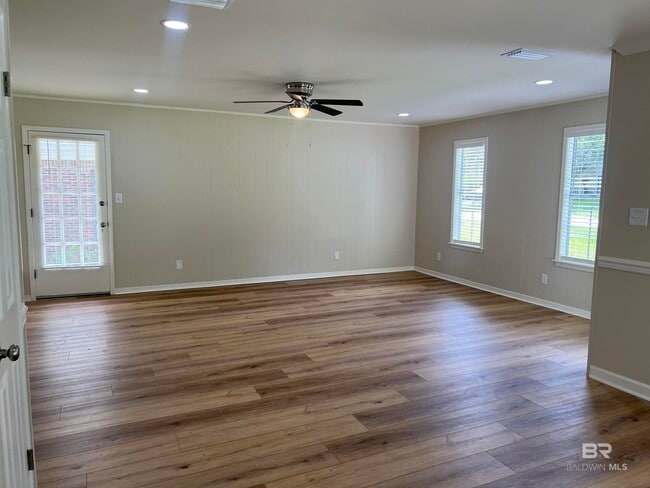 Building Photo - 112 Kingswood Dr