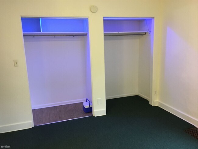 Building Photo - 2 br, 1 bath House - 917 W South St 917 W ...