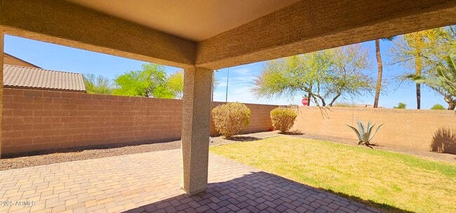 Building Photo - 224 S Cactus St