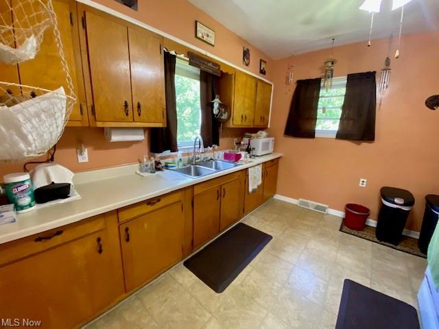 Building Photo - 926 Woodward Dr