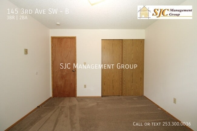 Building Photo - 145 3rd Ave SW