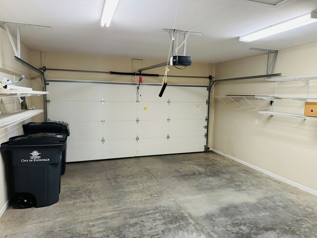 Building Photo - 7722 Ellisville Ln
