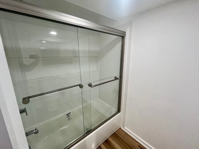 Building Photo - Updated one bedroom House in East Alton