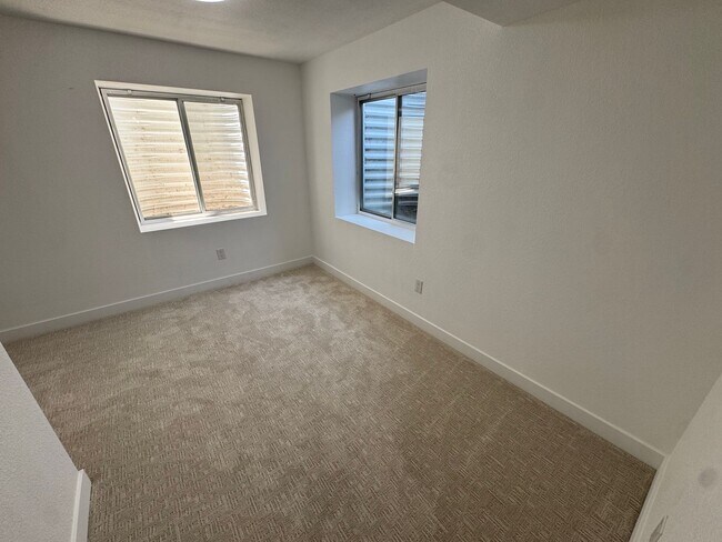 Building Photo - Completely Remodeled Home in Englewood