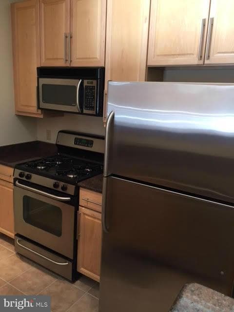 Building Photo - 11770 Sunrise Valley Dr