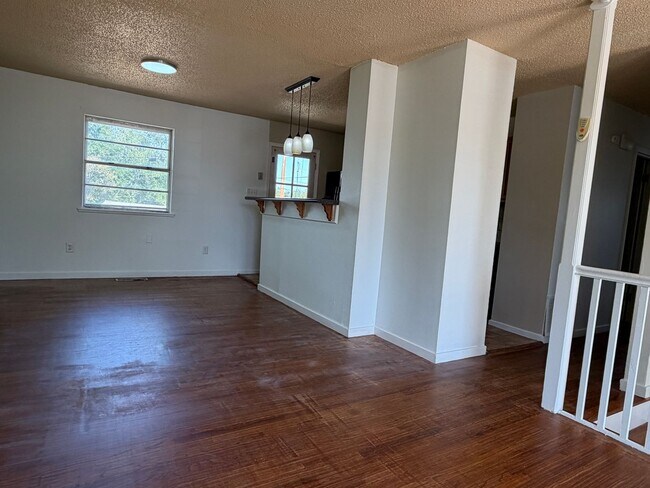 Building Photo - 5305 NW Ash Ave
