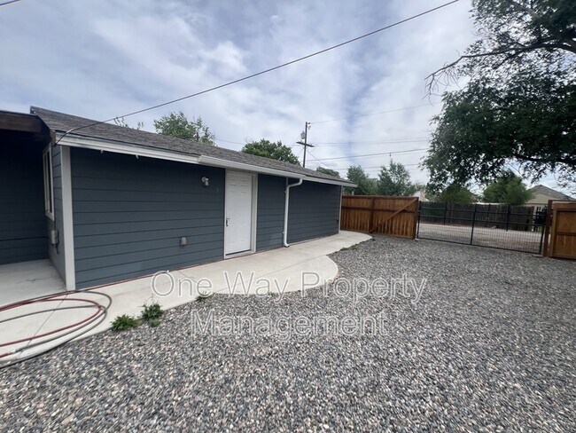 Building Photo - 1412 7th Ave
