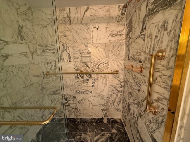 Building Photo - 1101 S Arlington Ridge Rd