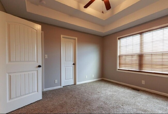 Building Photo - 3 Bedroom Dog Friendly Home For Rent!