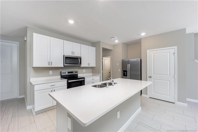 Building Photo - 407 Salisbury Cir