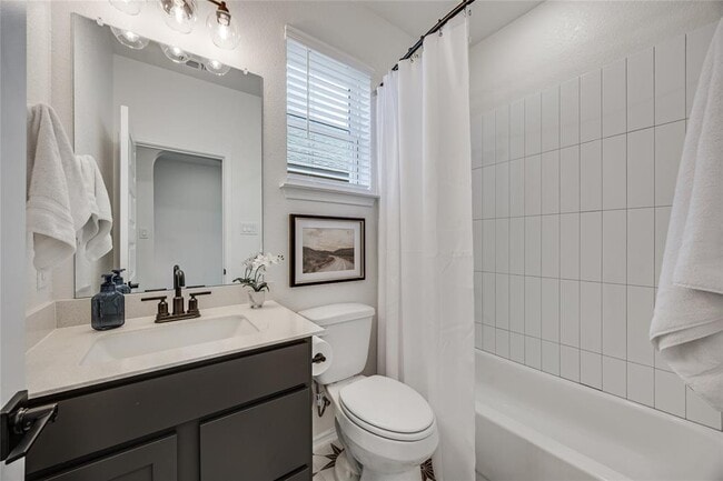 Building Photo - 1905 Red Berry Pass