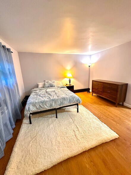 Building Photo - 168 Woodland Dr