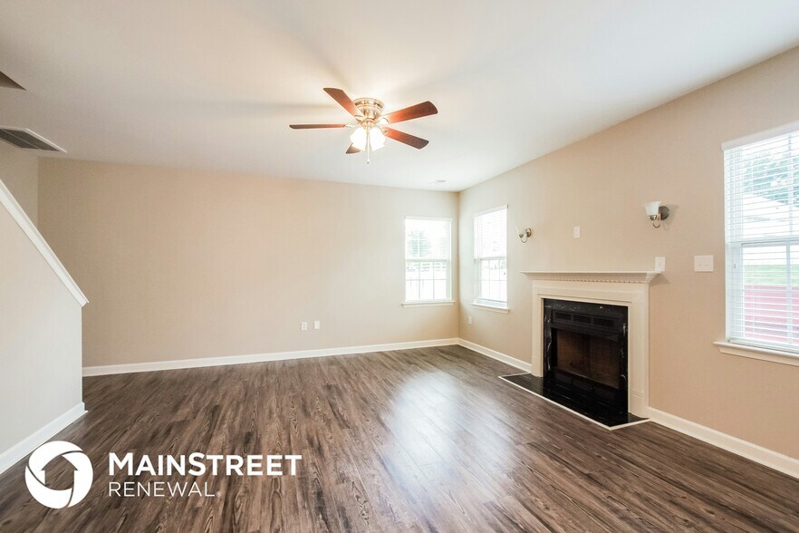 Building Photo - 4220 High Shoals Dr