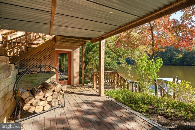 Building Photo - 8255 Sunderman Pl