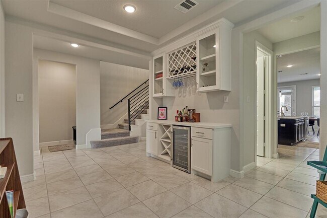 Building Photo - 15846 Weston Ridge Dr