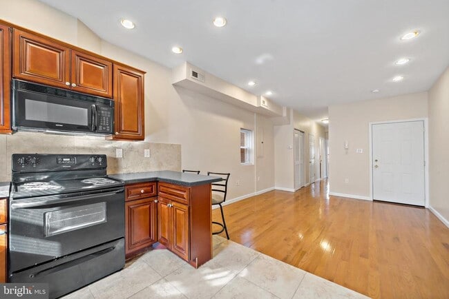 Building Photo - 1418 W Ritner St