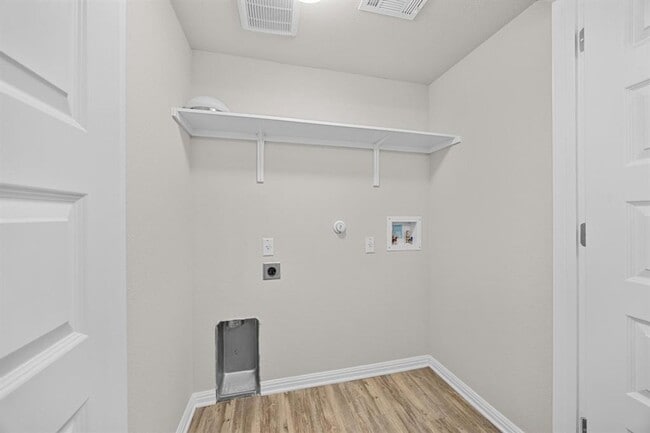 Building Photo - Sorrento Free Standing Home/Condominium - ...