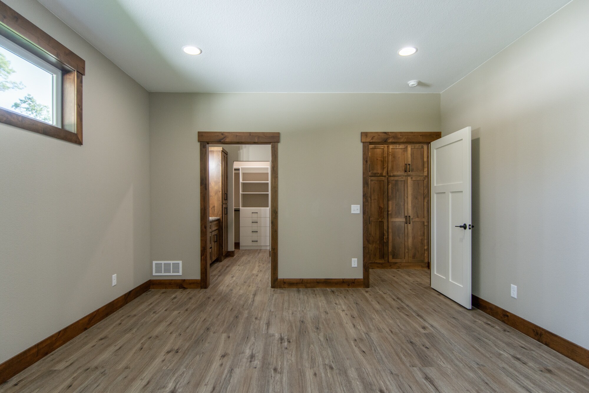 Building Photo - 11587 Forestview Dr