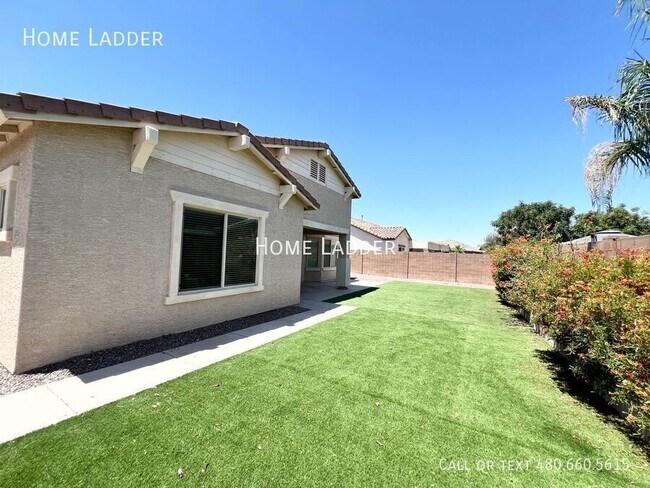 Building Photo - 2936 E Tonto Dr