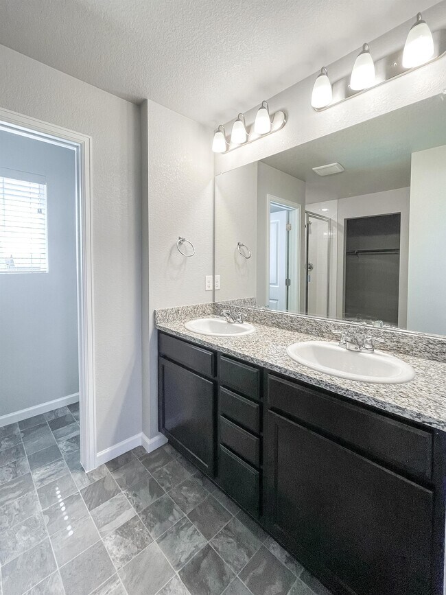 Building Photo - 27226 E Bayaud Ave