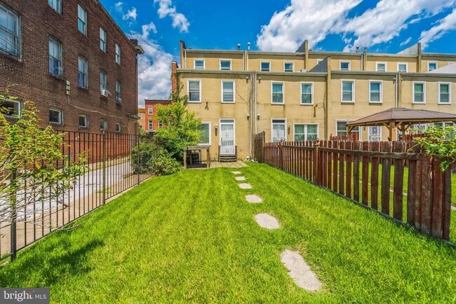 Building Photo - 1423 E Baltimore St