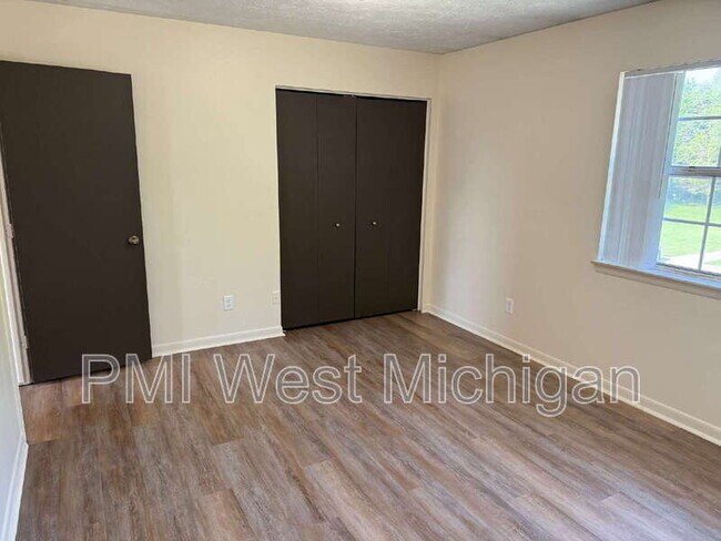 Building Photo - 4254 Bond St