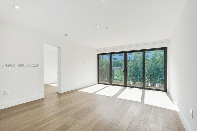 Building Photo - 200 Sunrise Dr