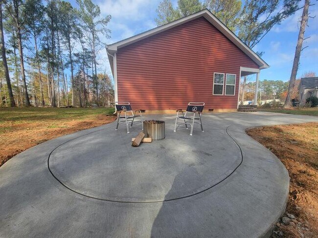 Building Photo - Furnished Rental