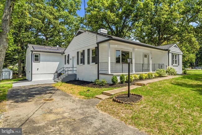 Building Photo - 2608 Holly Dr
