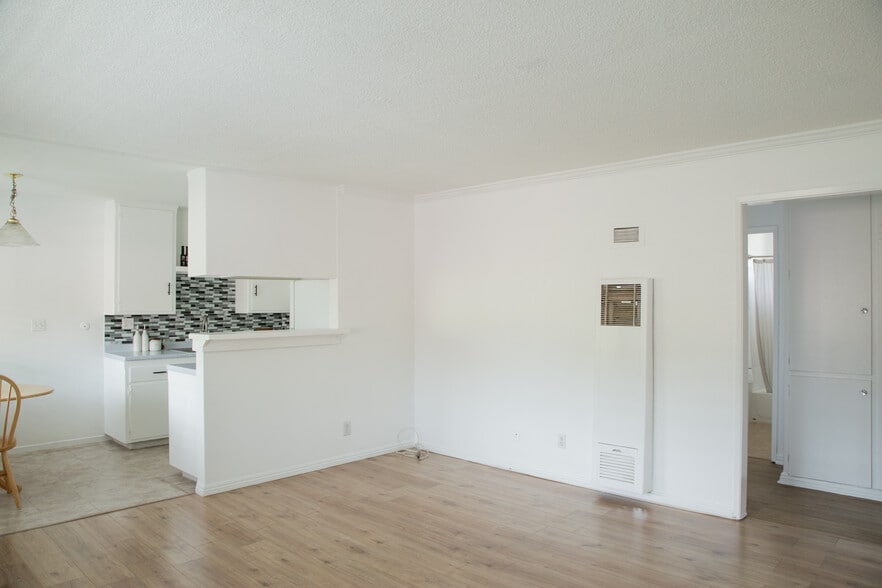 Building Photo - 460 Vista Ave