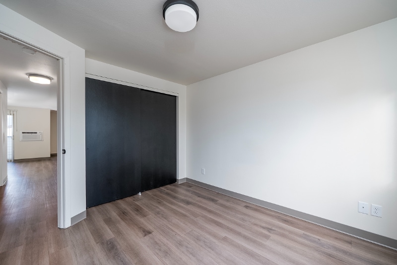 Building Photo - 1430 3rd Ave E