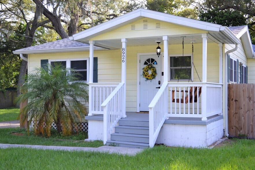 Primary Photo - 8926 N Lynn Ave