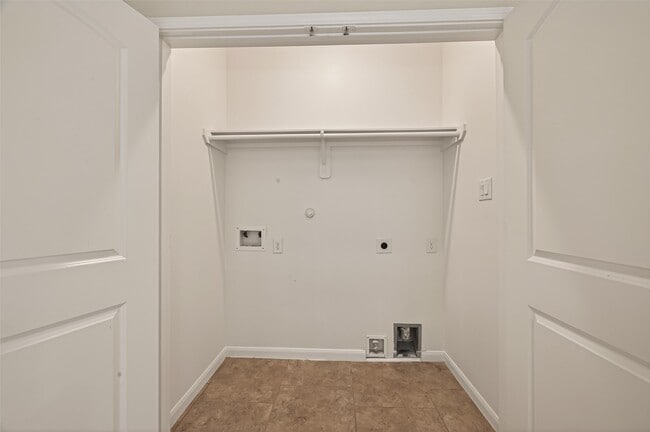 Building Photo - 6126 Prince Pl Dr