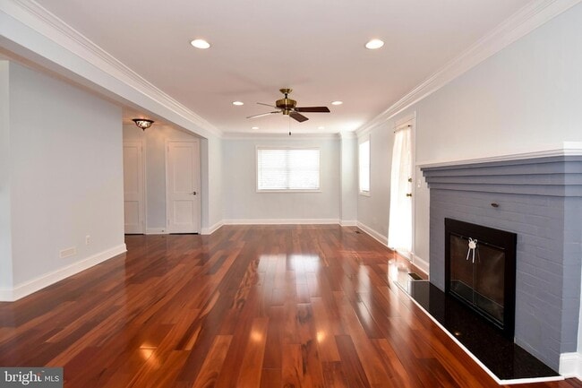 Building Photo - 7125 Harrison Ln