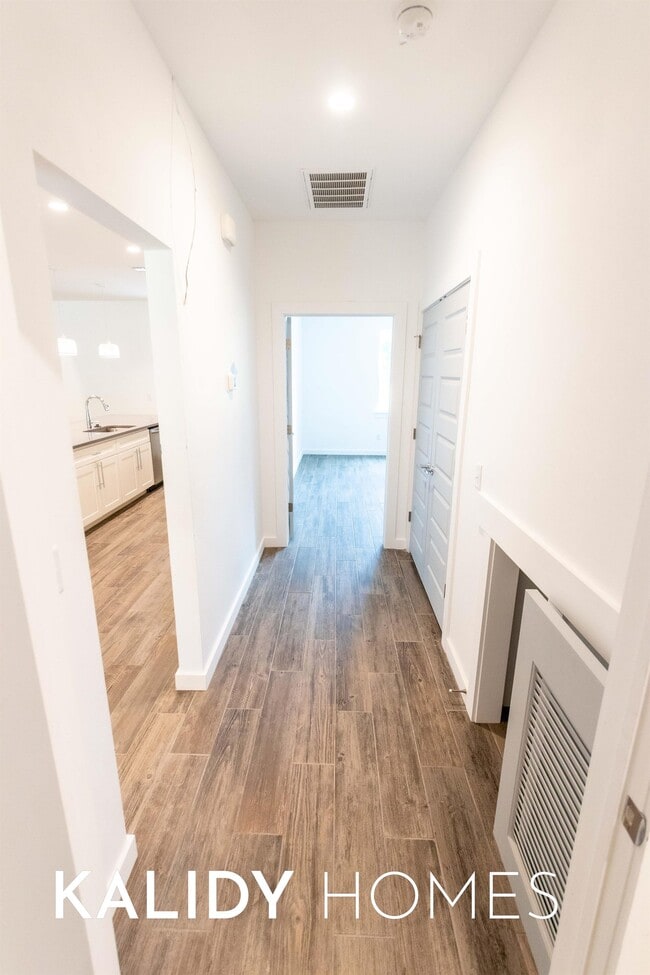 Building Photo - 1679 Kalidy Dr