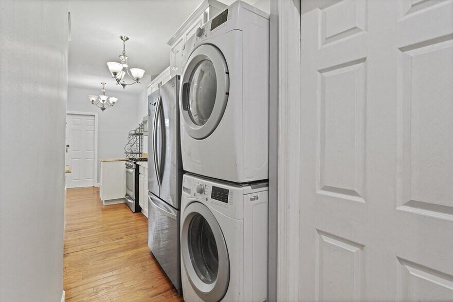 Building Photo - Upscale Bushwick apartment 2 blocks from L Line