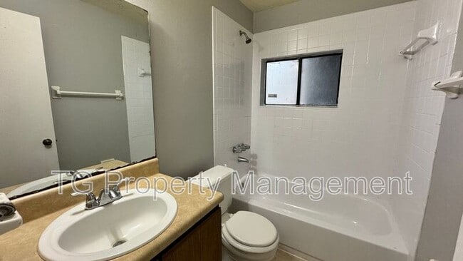 Building Photo - 5216 Westchase Ct