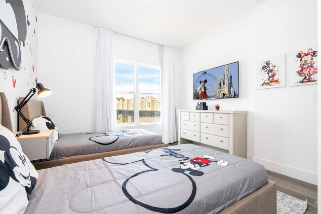 Building Photo - 2501 Santorini Dr