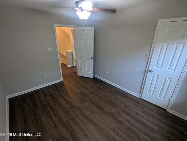 Building Photo - 8061 Martha Ann Ln