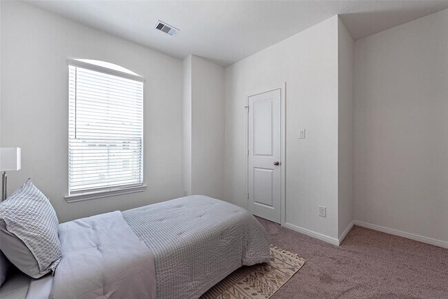 Building Photo - 343 E Coralburst Lp
